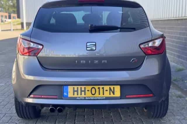 SEAT Ibiza (2015) thumbnail 4