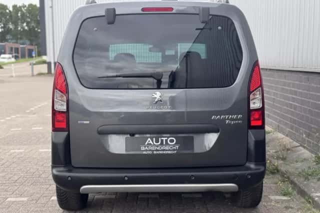 Peugeot Partner (2018) thumbnail 3
