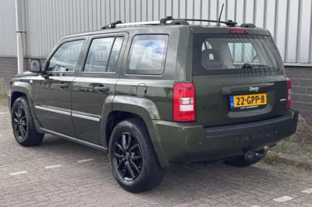 Jeep Patriot (2008) thumbnail 3