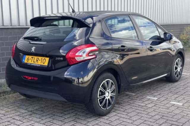 Peugeot 208 (2014) thumbnail 5