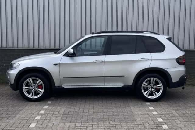 BMW X5 (2009) thumbnail 2