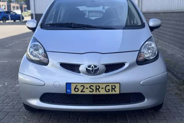 Toyota Aygo (2006) thumbnail 2