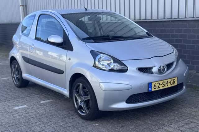 Toyota Aygo (2006) thumbnail 3