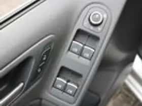 Volkswagen Golf (2012) thumbnail 14