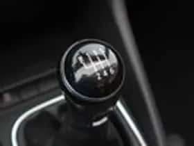 Volkswagen Golf (2012) thumbnail 21