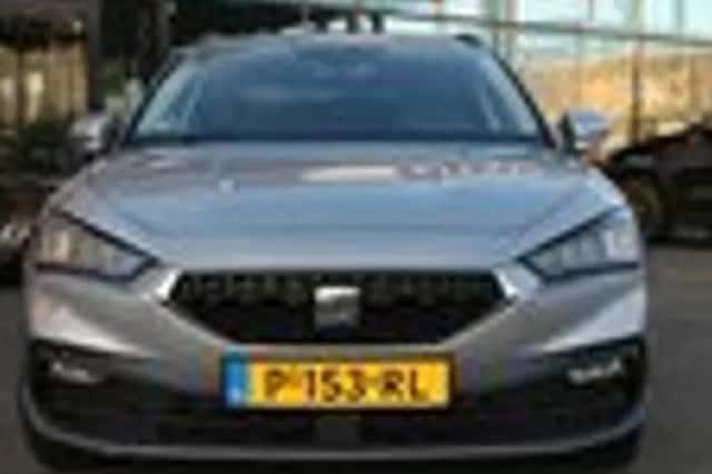 SEAT Leon (2022) thumbnail 2