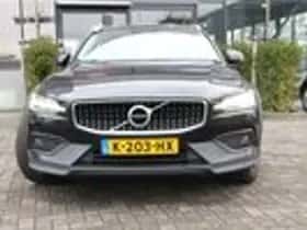 Volvo V60 (2021) thumbnail 2
