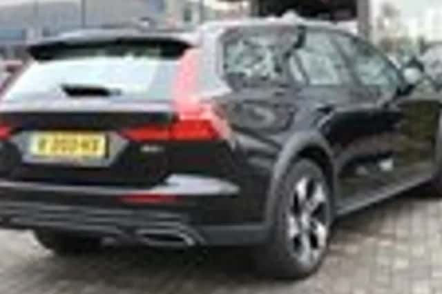 Volvo V60 (2021) thumbnail 5