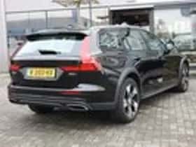 Volvo V60 (2021) thumbnail 5