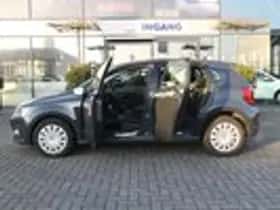 Volkswagen Polo (2016) thumbnail 6