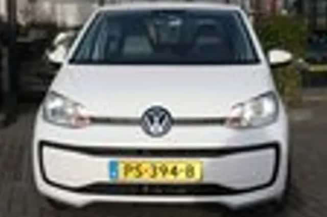Volkswagen Up! (2017) thumbnail 2