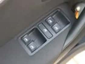 Volkswagen Polo (2015) thumbnail 10