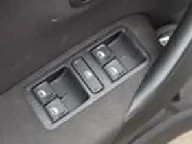 Volkswagen Polo (2015) thumbnail 11