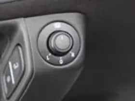 Volkswagen Polo (2015) thumbnail 12