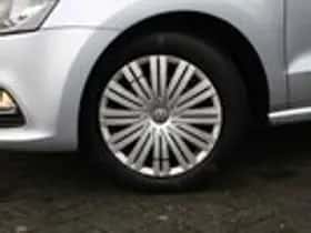 Volkswagen Polo (2015) thumbnail 9