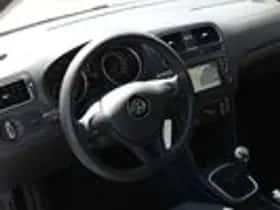 Volkswagen Polo (2015) thumbnail 12