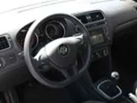 Volkswagen Polo (2015) thumbnail 12