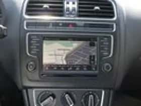 Volkswagen Polo (2015) thumbnail 15