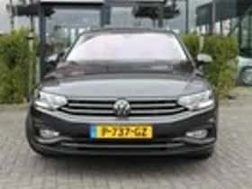 Volkswagen Passat (2022) thumbnail 2