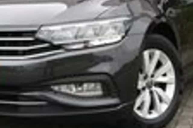 Volkswagen Passat (2022) thumbnail 3