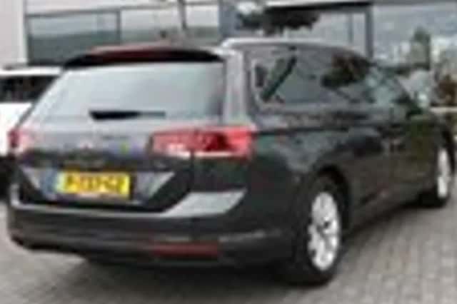 Volkswagen Passat (2022) thumbnail 5