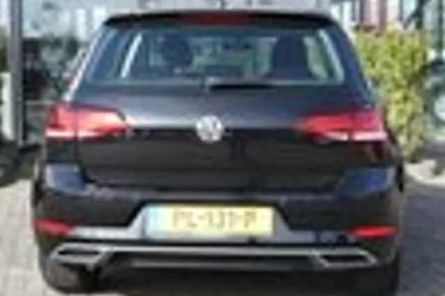 Volkswagen Golf (2017) thumbnail 4