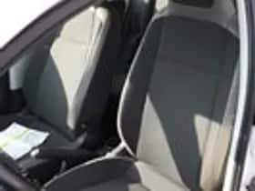 Volkswagen Up! (2013) thumbnail 8