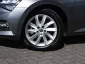 Škoda Superb (2022) thumbnail 10