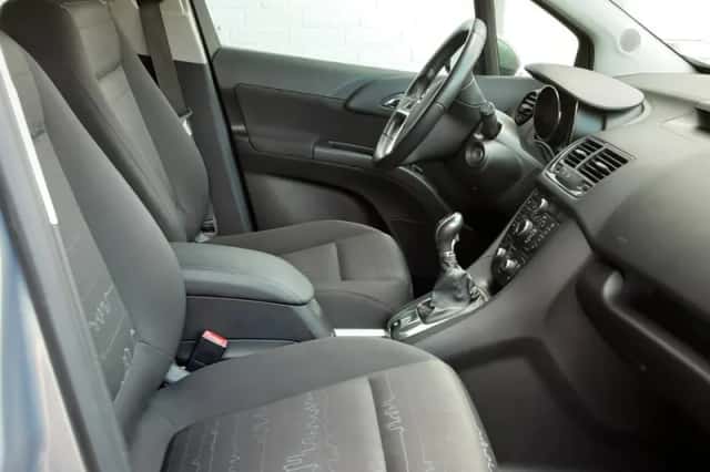 Opel Meriva (2012) thumbnail 3