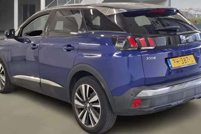 Peugeot 3008 (2017) thumbnail 2