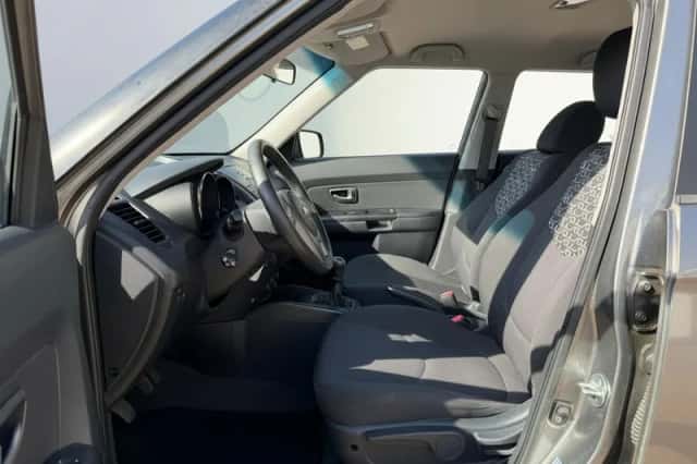 Kia Soul (2010) thumbnail 5