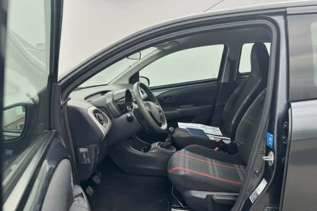 Peugeot 108 (2014) thumbnail 5