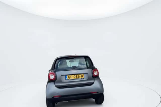 Smart Fortwo (2015) thumbnail 4