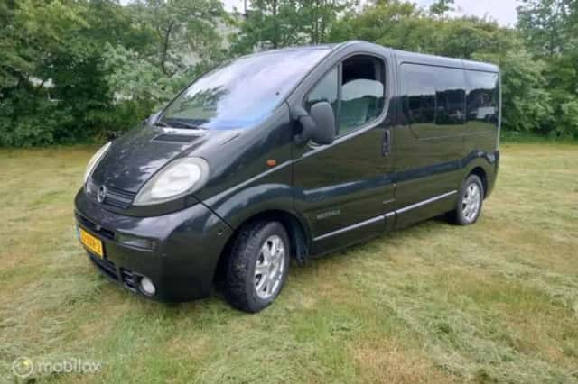 Opel Vivaro (2003) thumbnail 3