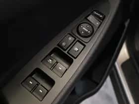 Hyundai Tucson (2015) thumbnail 13