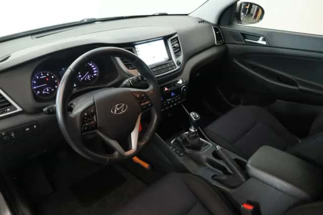 Hyundai Tucson (2015) thumbnail 5