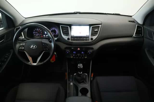 Hyundai Tucson (2015) thumbnail 6