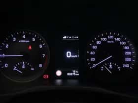Hyundai Tucson (2015) thumbnail 8