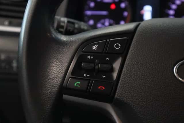 Hyundai Tucson (2015) thumbnail 9