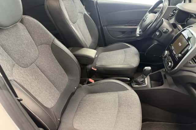 Renault Captur (2019) thumbnail 24