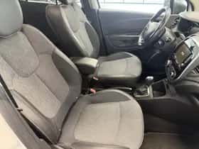 Renault Captur thumbnail 24