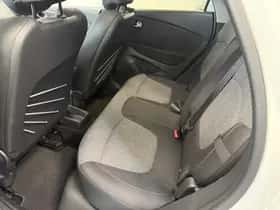 Renault Captur thumbnail 25