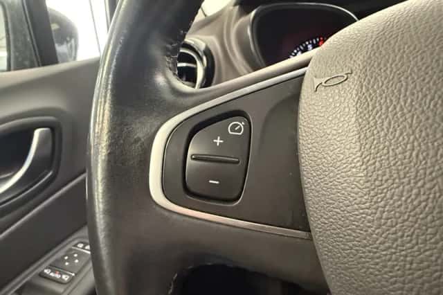 Renault Captur (2019) thumbnail 9