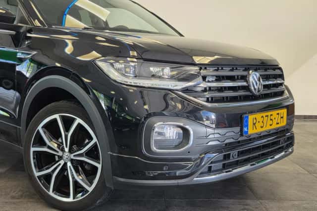 Volkswagen T-Cross (2020) thumbnail 3