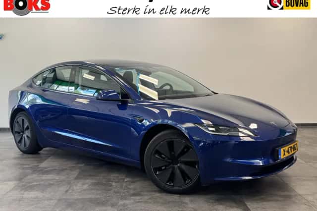 Tesla Model 3 (2023) thumbnail 1