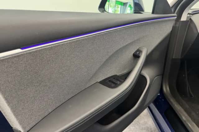 Tesla Model 3 (2023) thumbnail 11