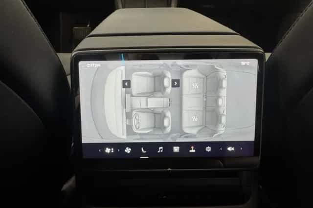 Tesla Model 3 (2023) thumbnail 15
