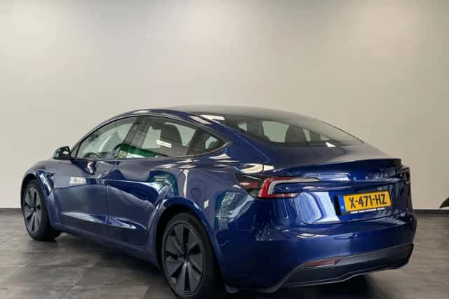 Tesla Model 3 (2023) thumbnail 4