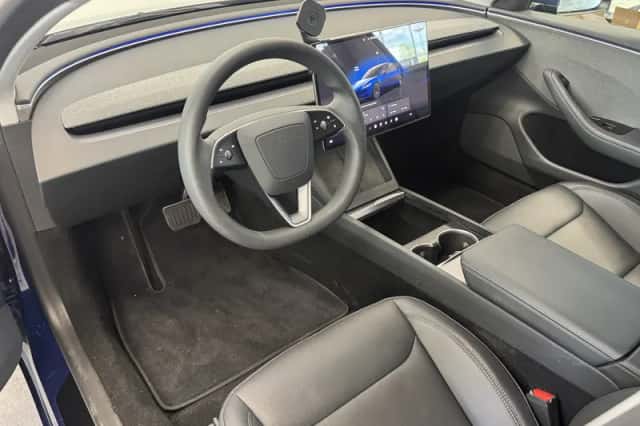 Tesla Model 3 (2023) thumbnail 8