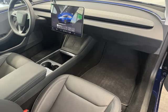 Tesla Model 3 (2023) thumbnail 9